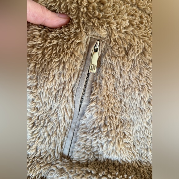 Tommy Hilfiger, polar fleece, camel Brown jacket, size Small - Picture 2 of 7